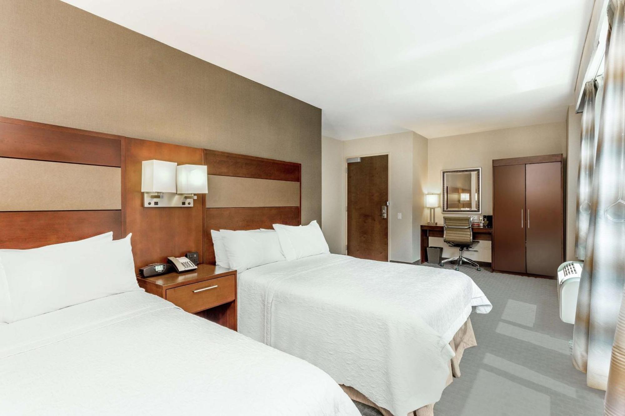 Hampton Inn Manhattan Grand Central New York Exterior photo