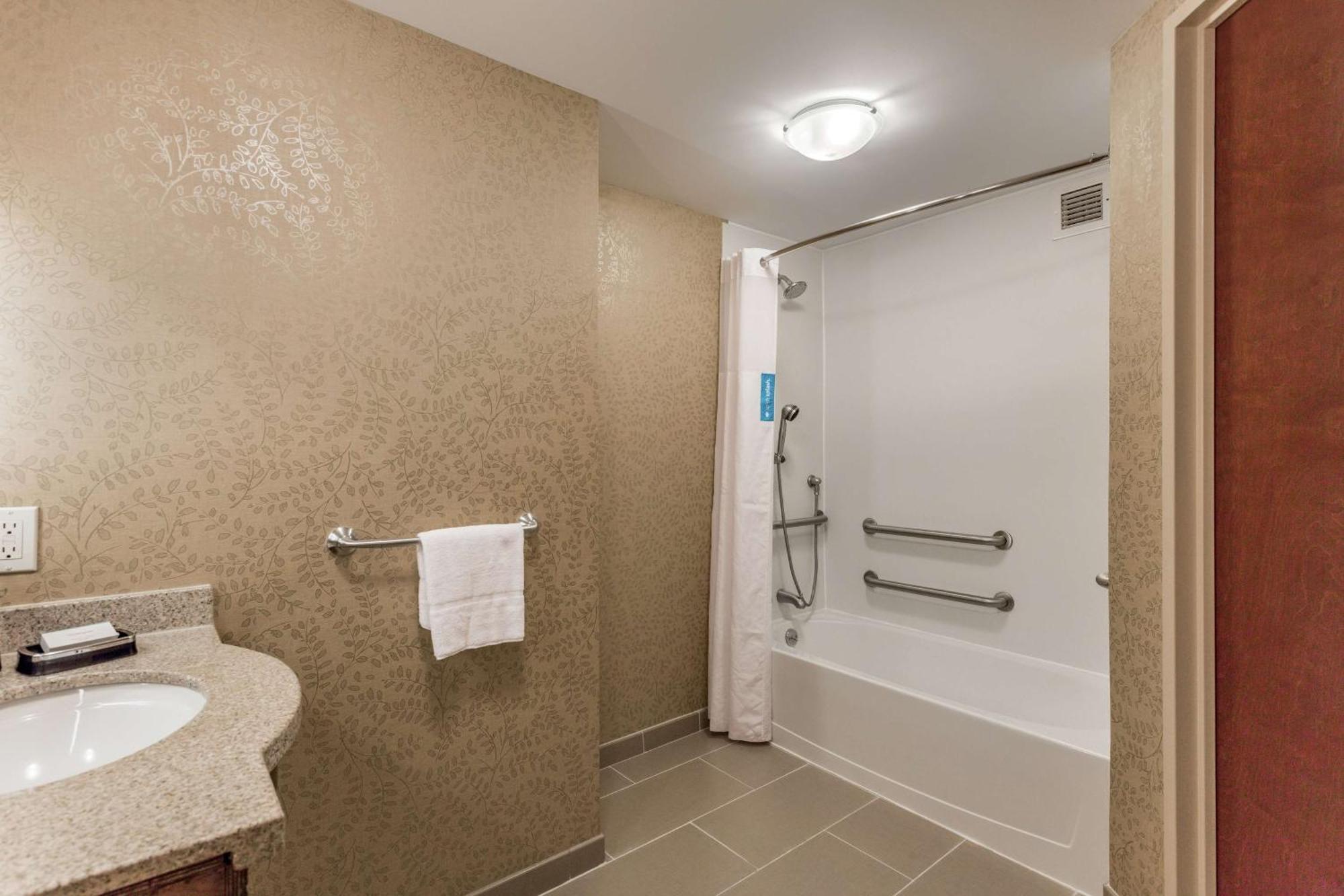 Hampton Inn Manhattan Grand Central New York Exterior photo