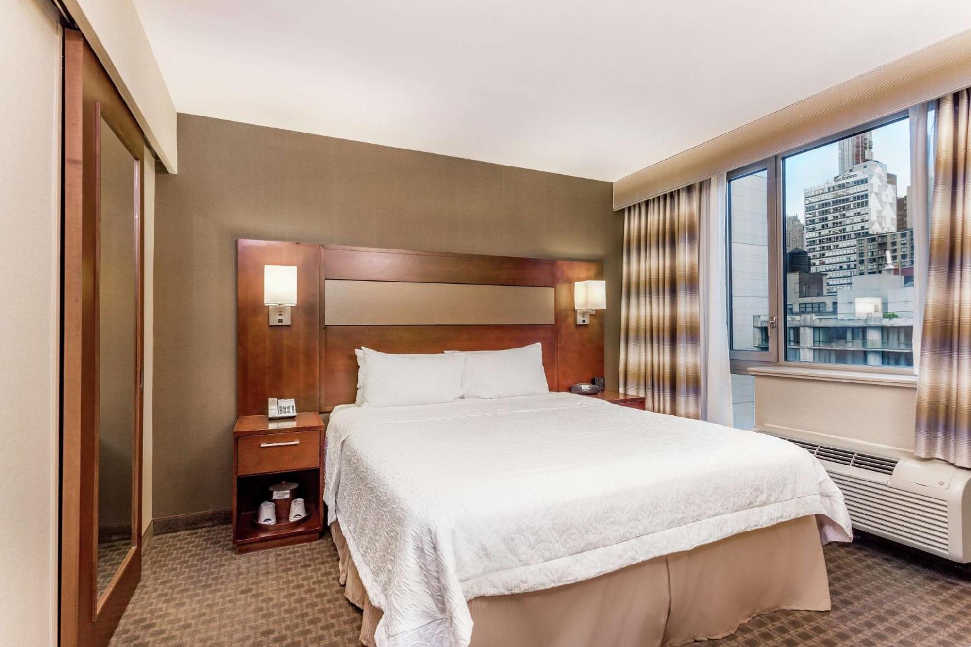 Hampton Inn Manhattan Grand Central New York Exterior photo