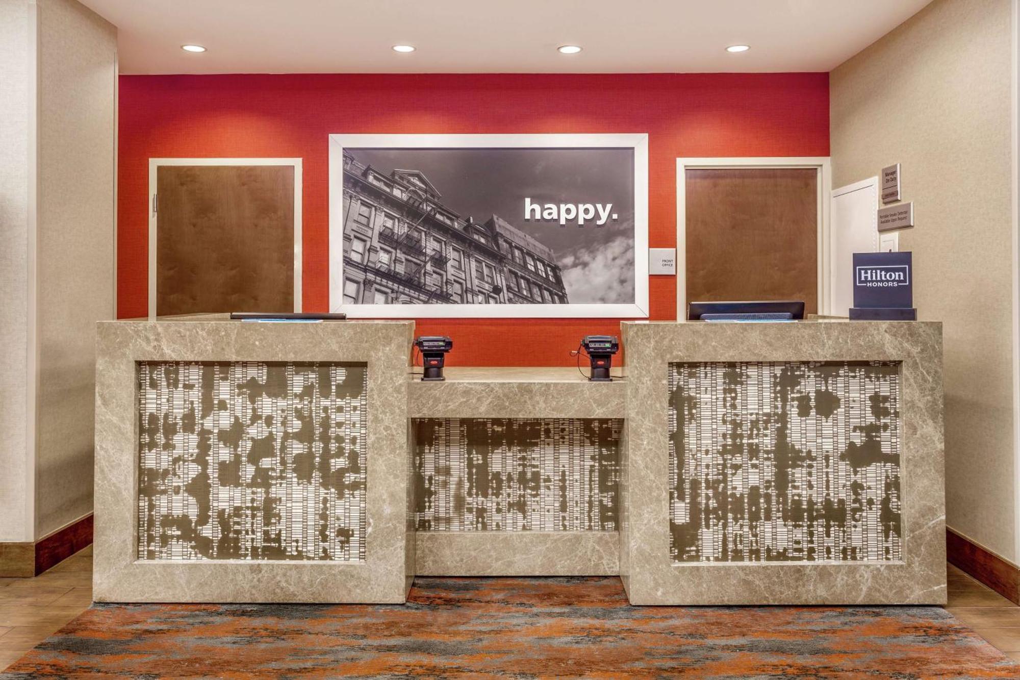 Hampton Inn Manhattan Grand Central New York Exterior photo