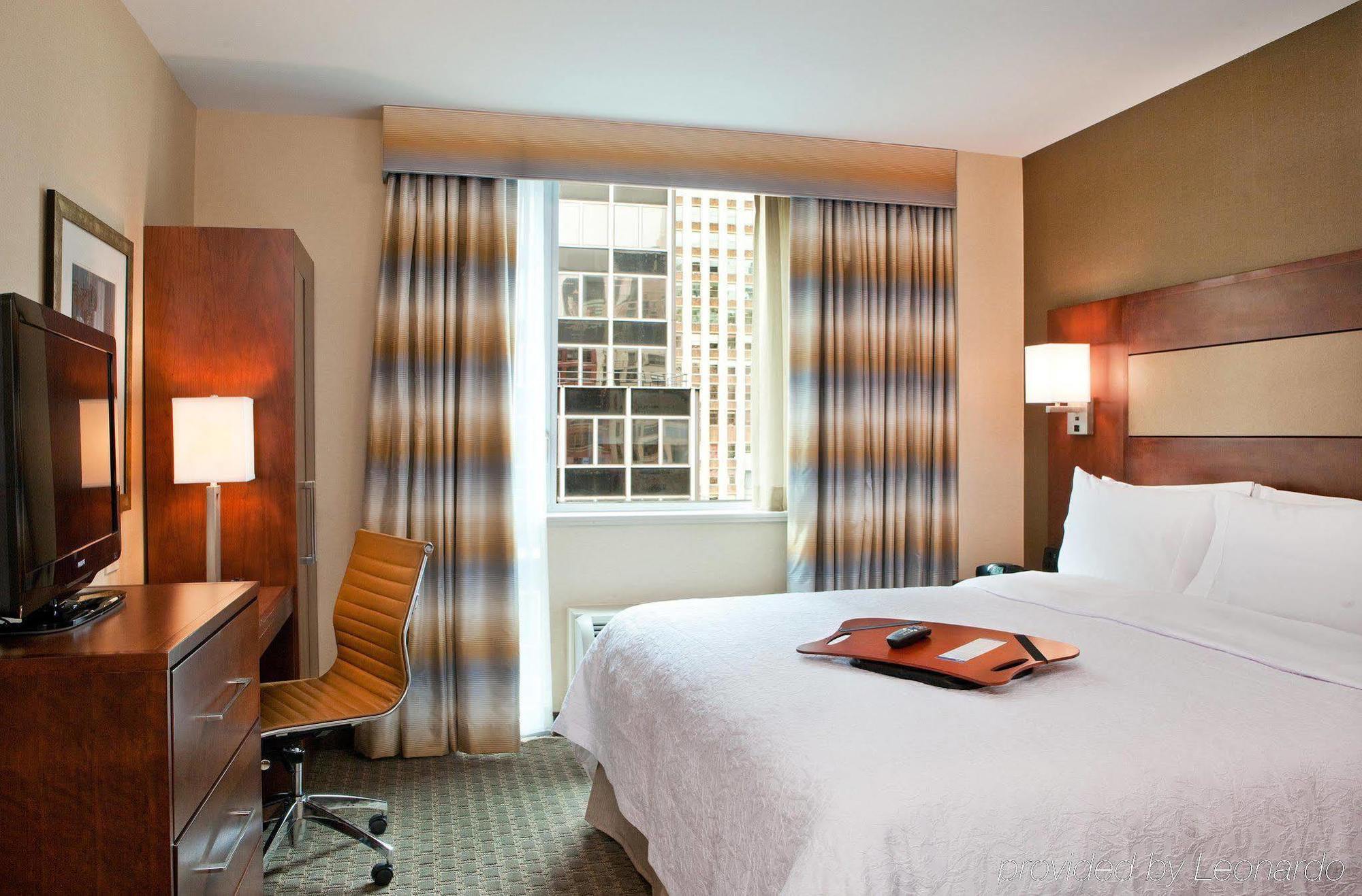 Hampton Inn Manhattan Grand Central New York Exterior photo
